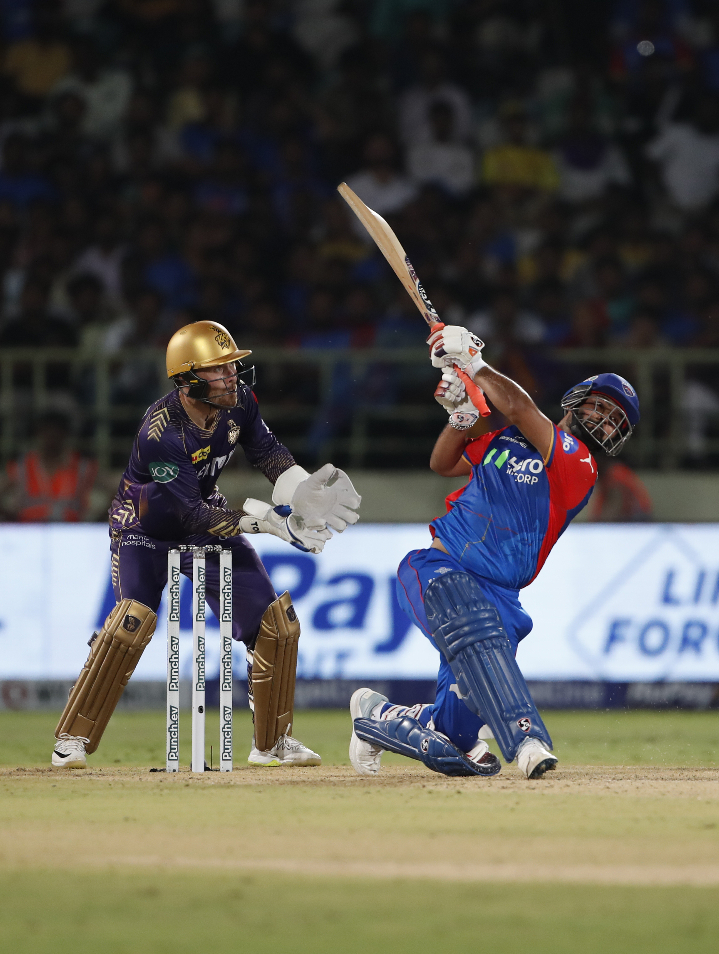 पंत ने वेंकटेश अय्यर के एक ओवर में 28 रन बनाए।