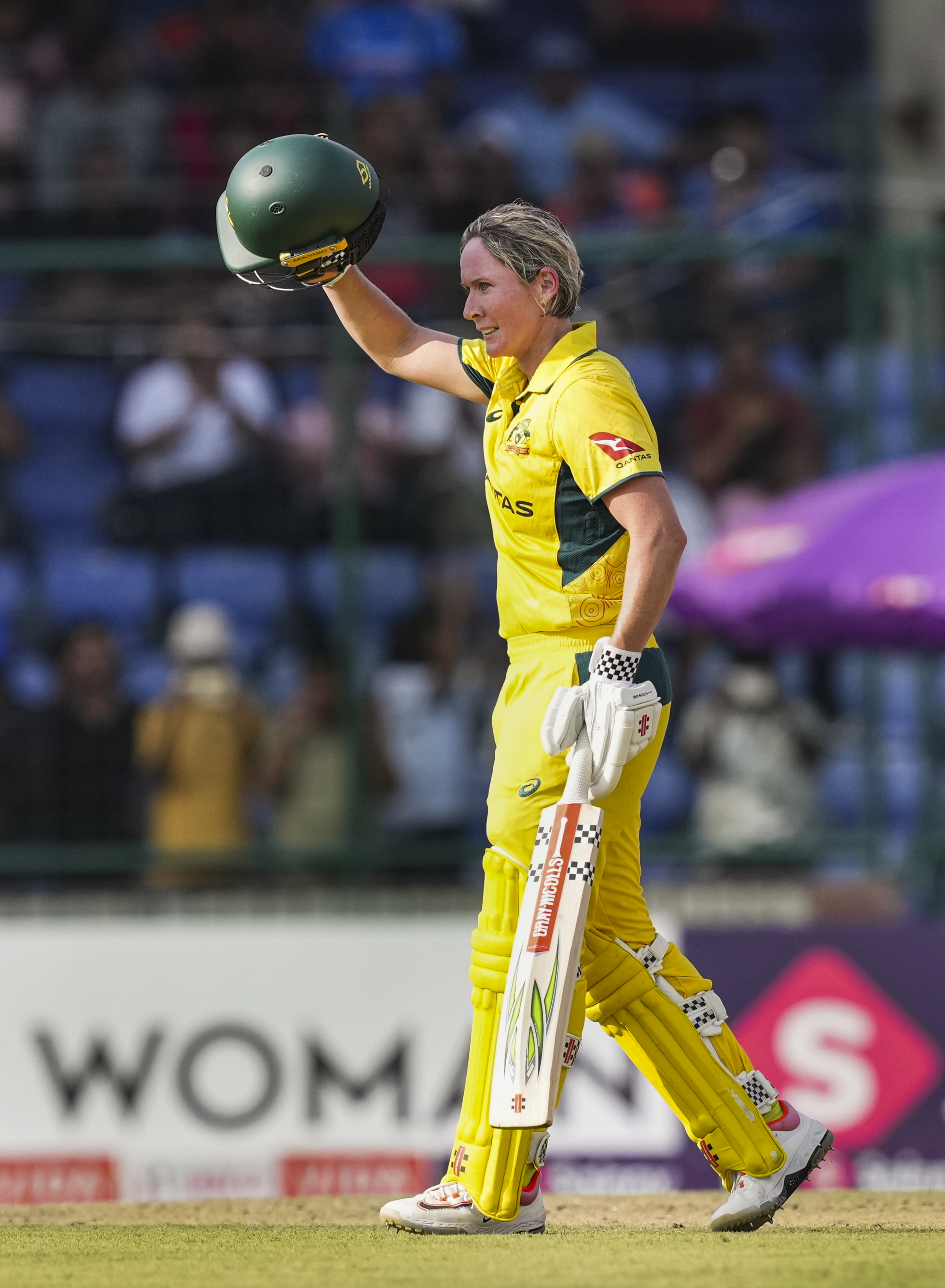 बेथ मूनी ने विमेंस वनडे में दूसरा सबसे तेज शतक लगाया।