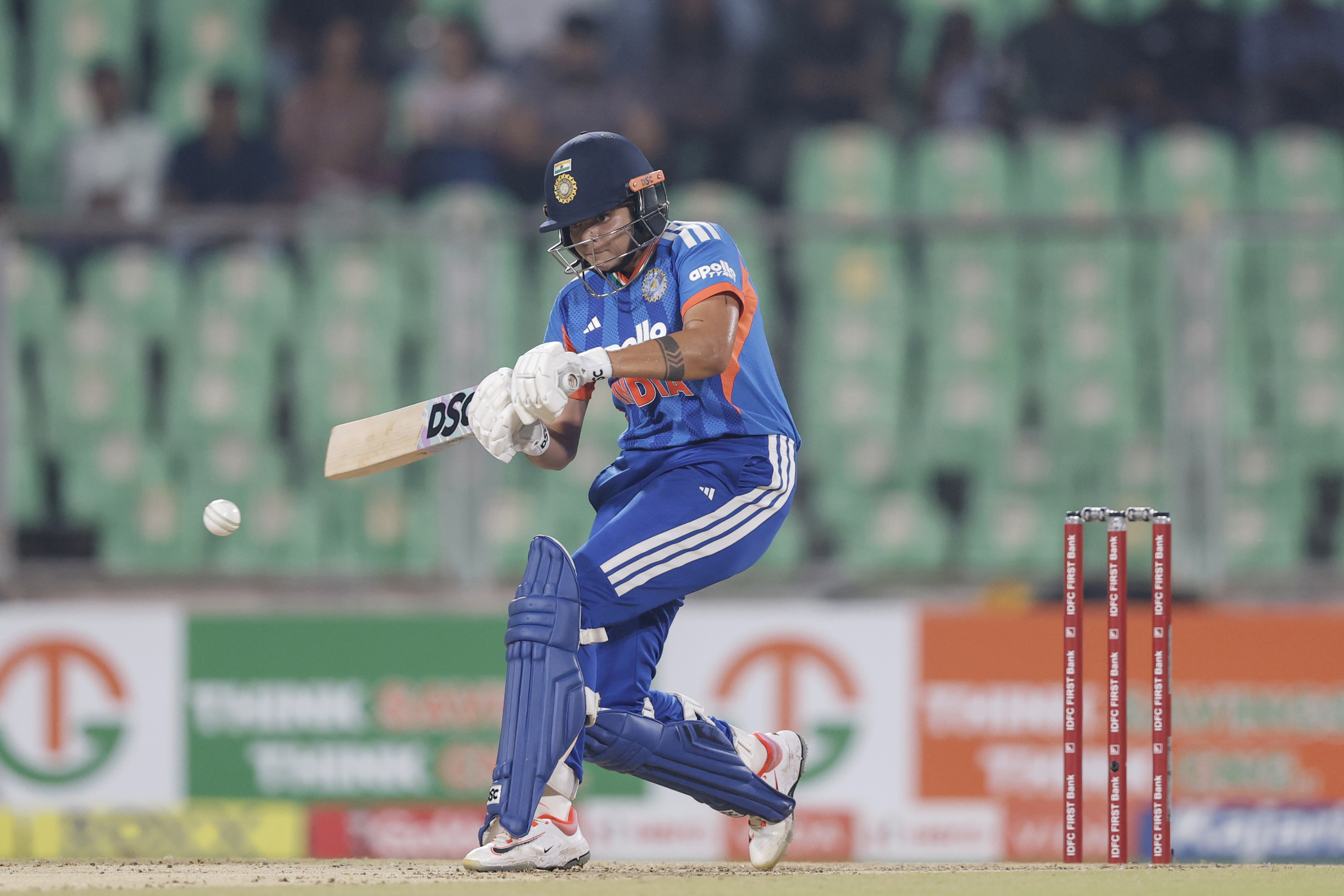 शेफाली वर्मा सीरीज में 200 रन पूरे कर चुकी हैं।