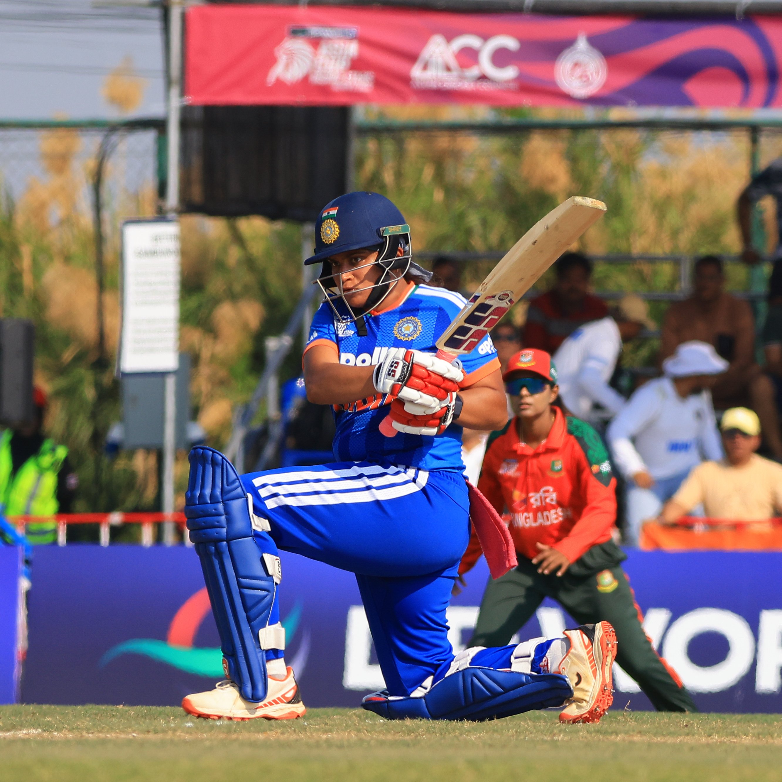 तेजल हसबनीस ने 34 बॉल पर नाबाद 51 रन बनाए।