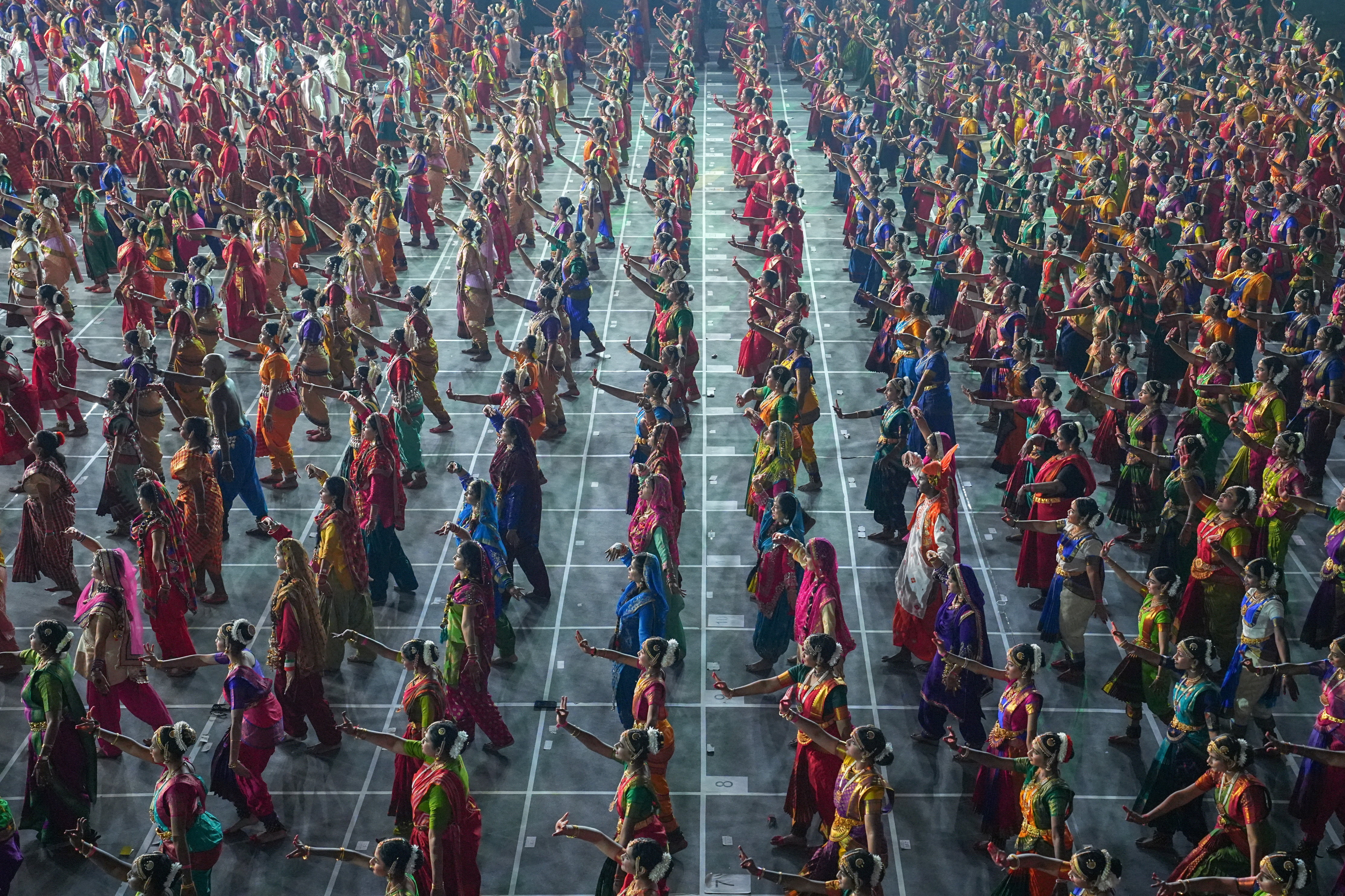 भारतीय मूल के कलकार पीएम मोदी के सामने क्लासिकल डांस का परफॉर्मेंस देते हुए।