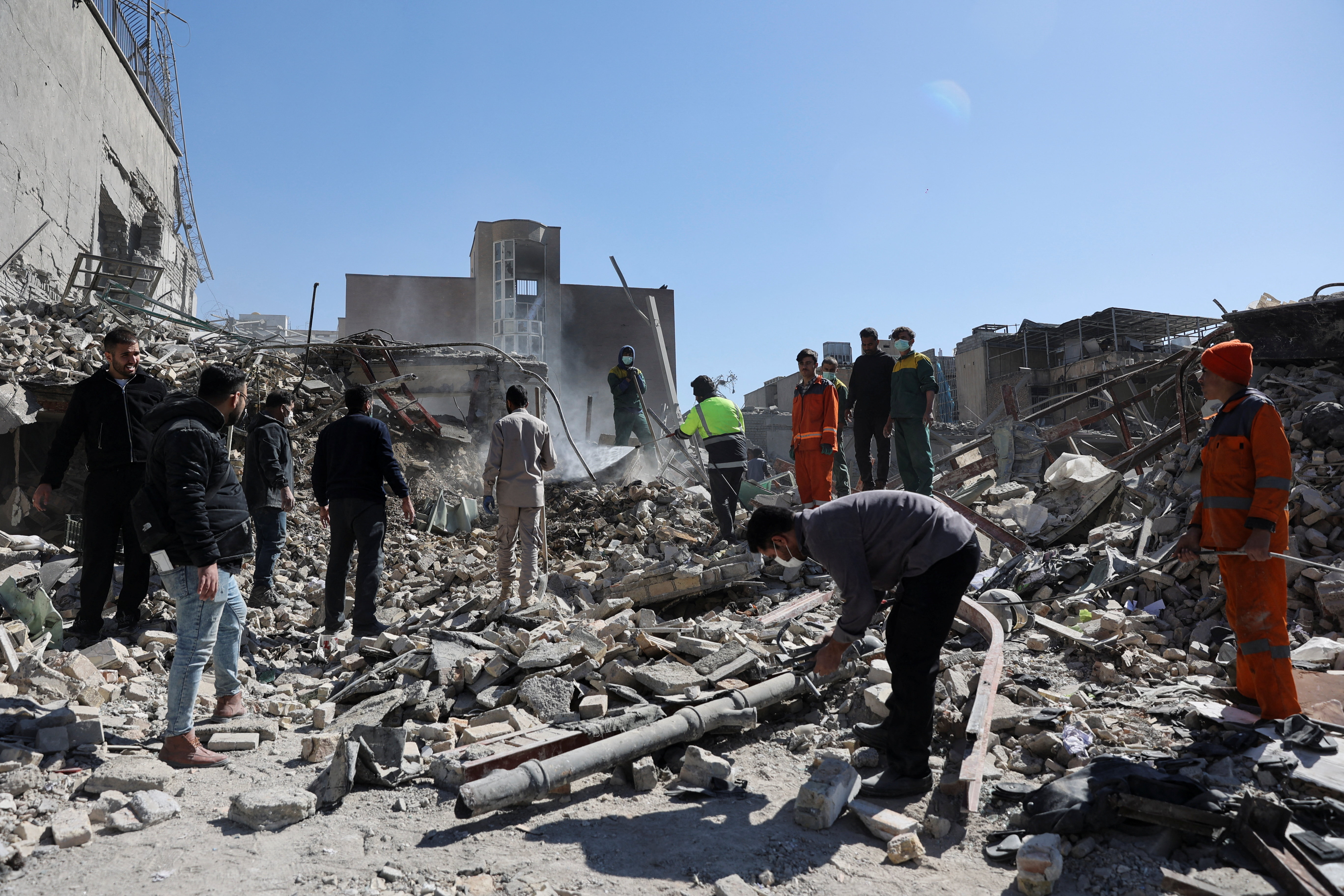 यह फोटो तेहरान में एक पुलिस हेडक्वार्टर की। अमेरिकी-इजराइली हमलों में यह जमींदोज हो गई।